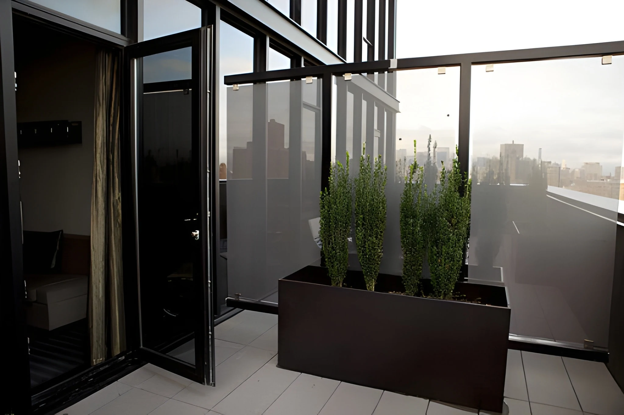 Balcony & Rooftop Screens