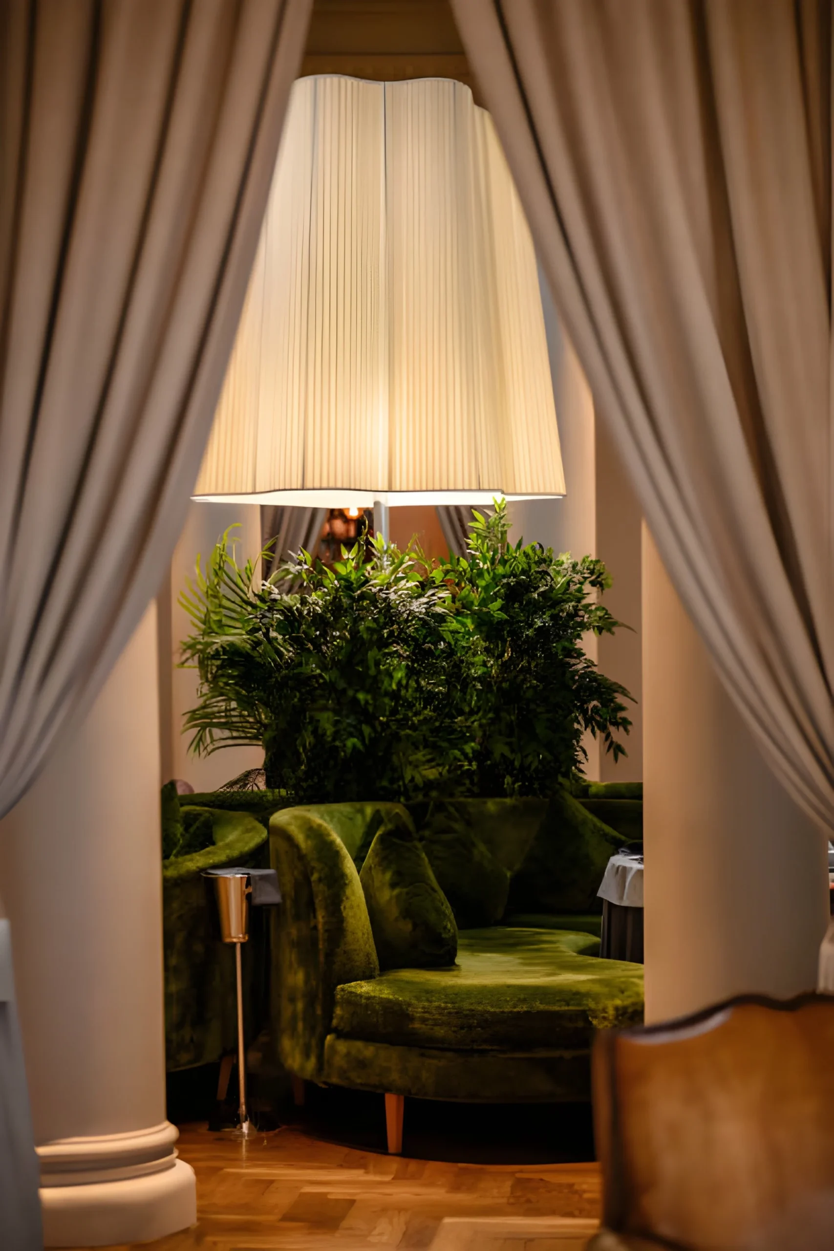 Restaurant & Hospitality Screens